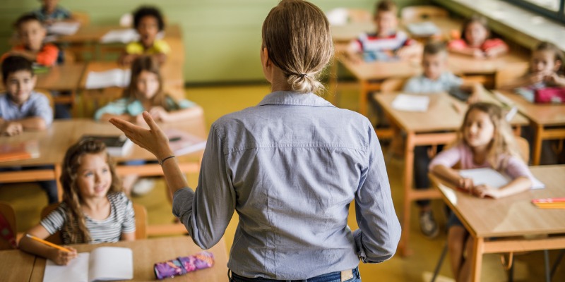 Poll shows B.C. parents want balance—not bias—in K-12 classrooms
